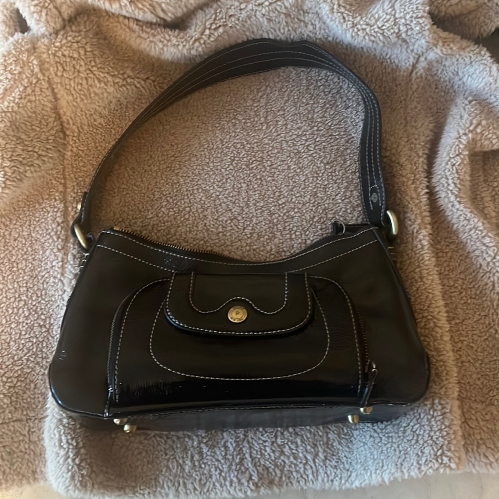 Perlina black shiny leather purse